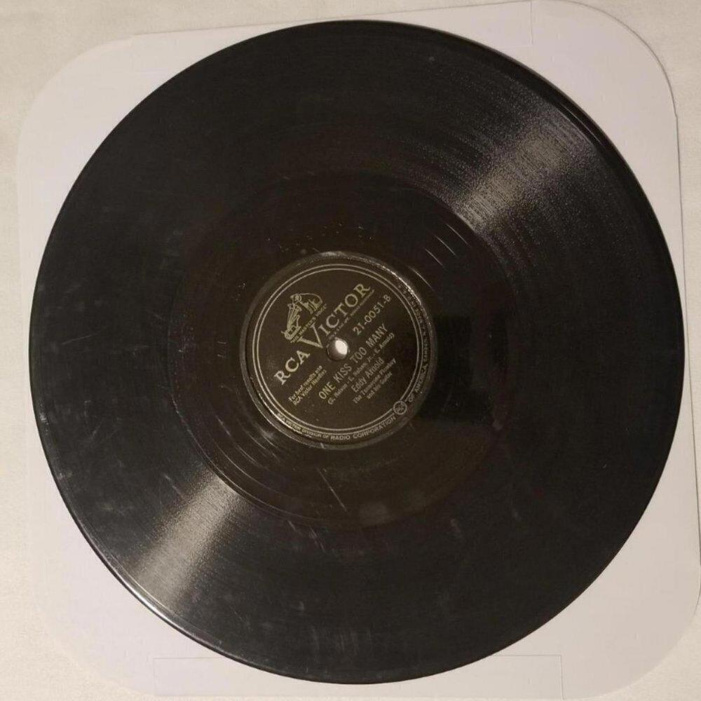 3/$25 Eddy Arnold 78 RPM One Kiss Too Many / Echo of Your Footsteps RCA 21-0051
